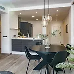 شقة Pr - Stunning Flat Front Line Puerto Banus *