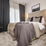 شقة Pr - Stunning Flat Front Line Puerto Banus