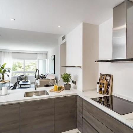 Apartment Pr- Stunning Flat Front Line Puerto Banus