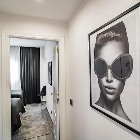 Pr - Stunning Flat Front Line Puerto Banus