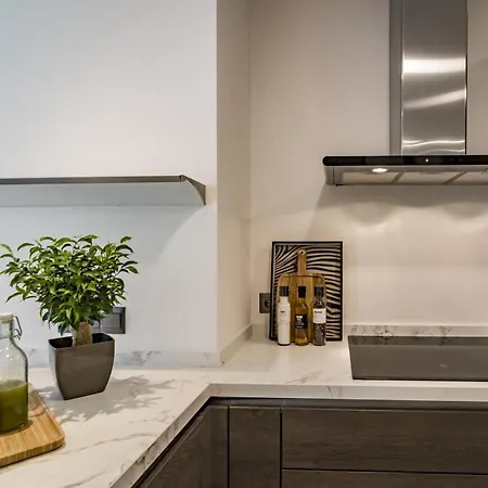 Pr - Stunning Flat Front Line Puerto Banus