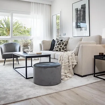Pr- Stunning Flat Front Line Puerto Banus Appartement