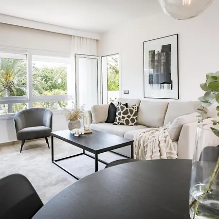 Appartement Pr- Stunning Flat Front Line Puerto Banus Marbellac