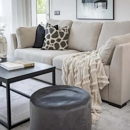 Pr - Stunning Flat Front Line Puerto Banus דירה