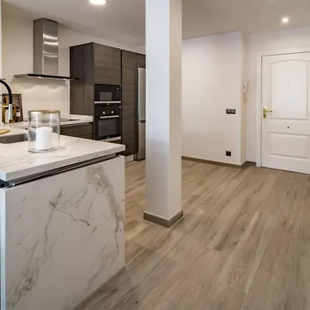 דירה Pr - Stunning Flat Front Line Puerto Banus מארבלה
