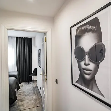 Pr - Stunning Flat Front Line Puerto Banus מארבלה