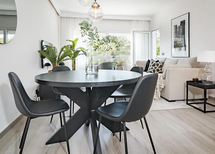 Apartament Pr - Stunning Flat Front Line Puerto Banus *